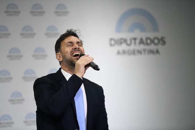 Cantando en la Cámara de Diputados