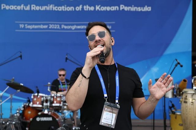 Cantando por la unión coreana